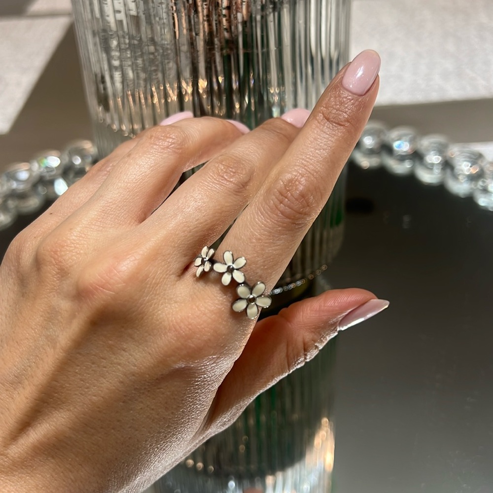 Authentic Pandora Silver Darling Daisies White Ring